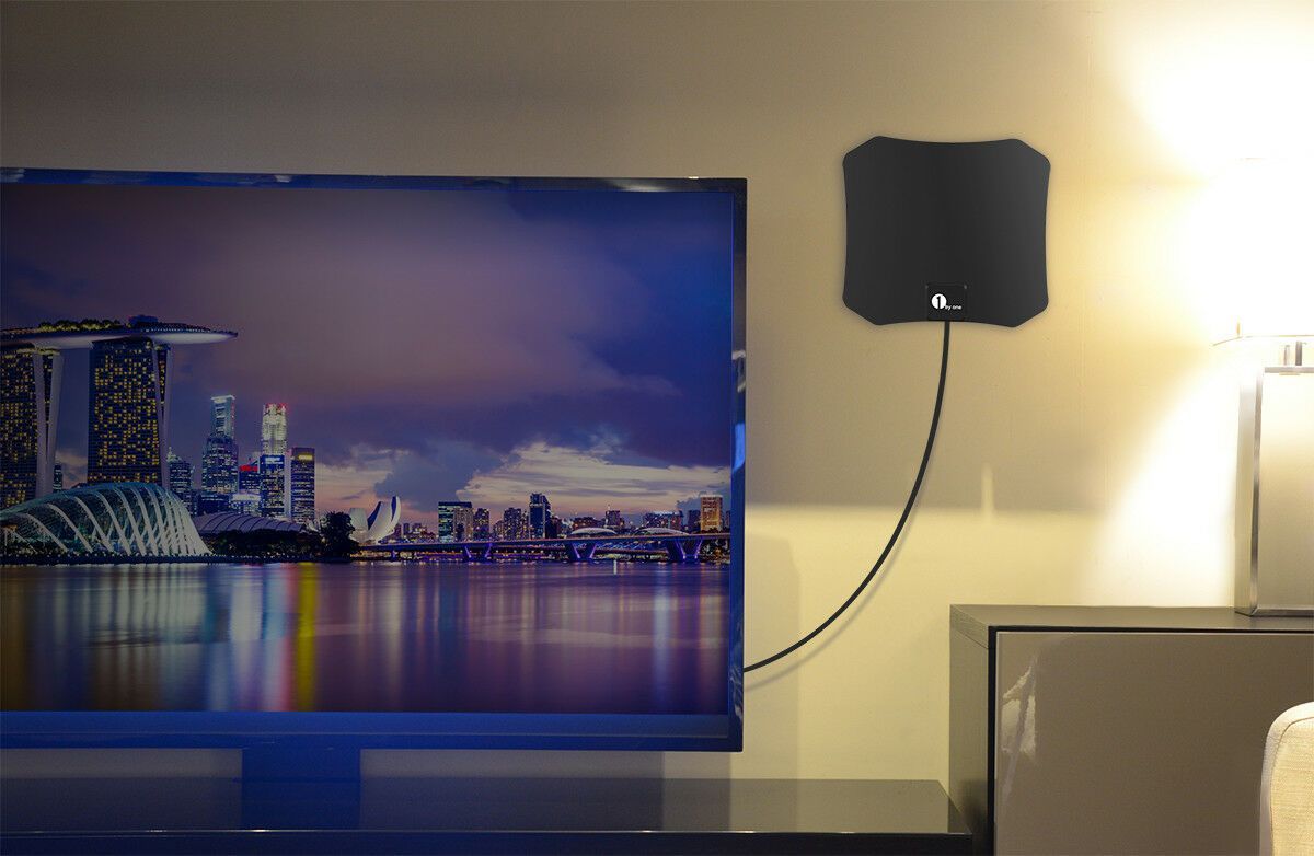 Indoor HDTV Antenna with Amplified Reception